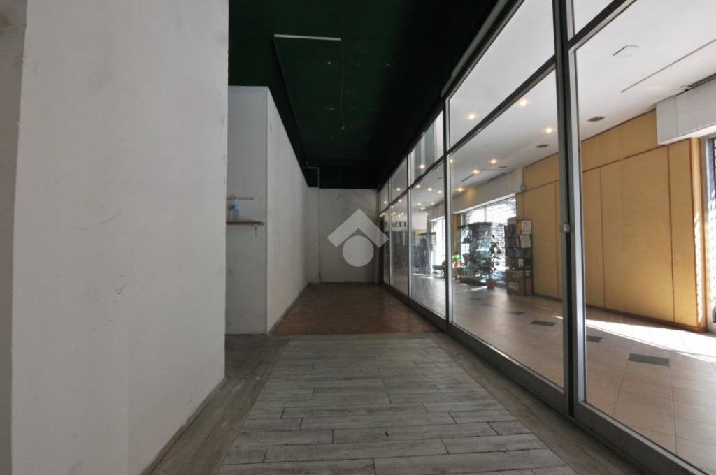negozio in vendita a Bologna in zona Savena