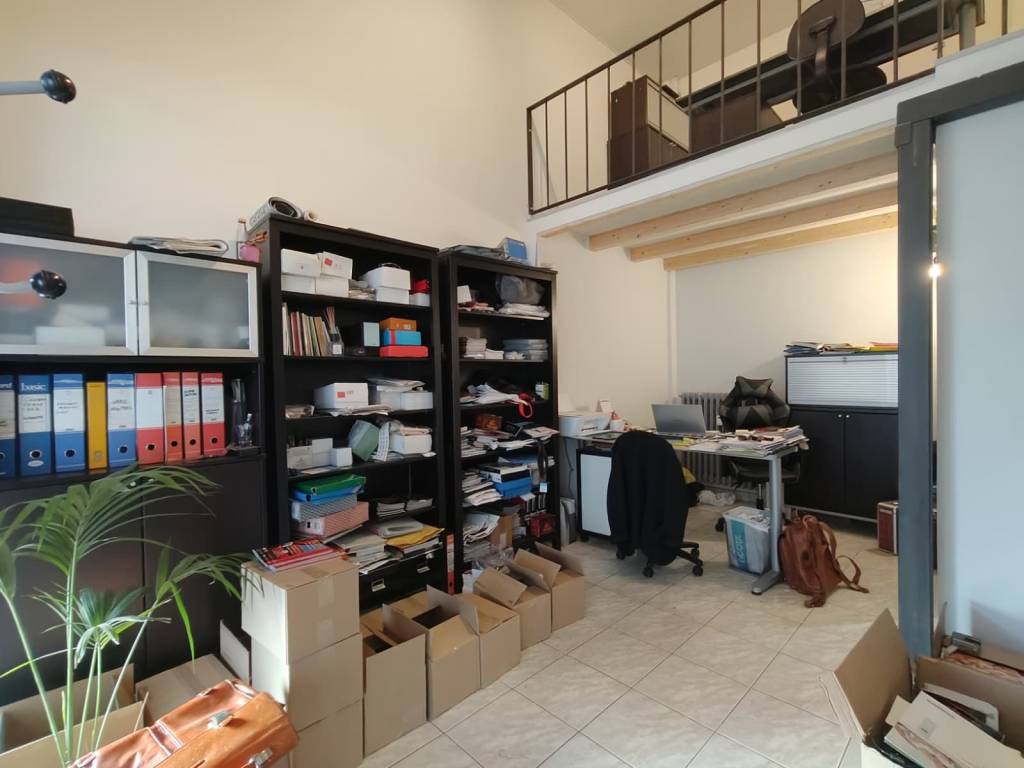 negozio in vendita a Bologna in zona San Vitale