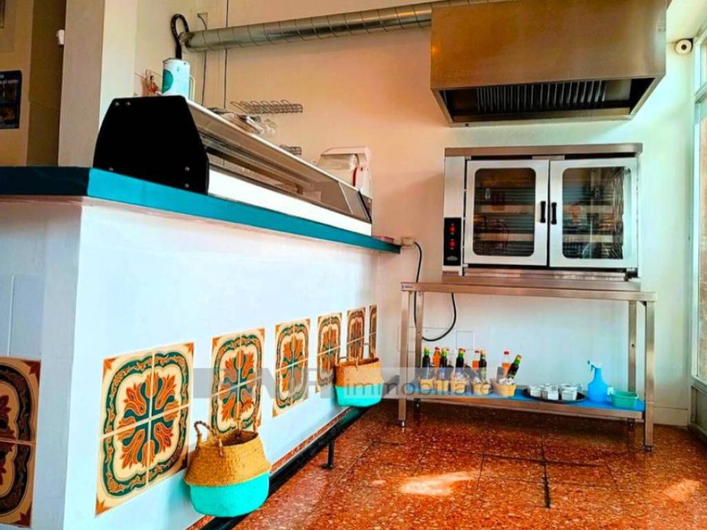 negozio in vendita a Bologna in zona Pilastro
