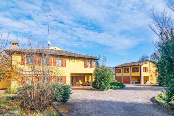 casa indipendente in vendita a Bologna in zona Colli