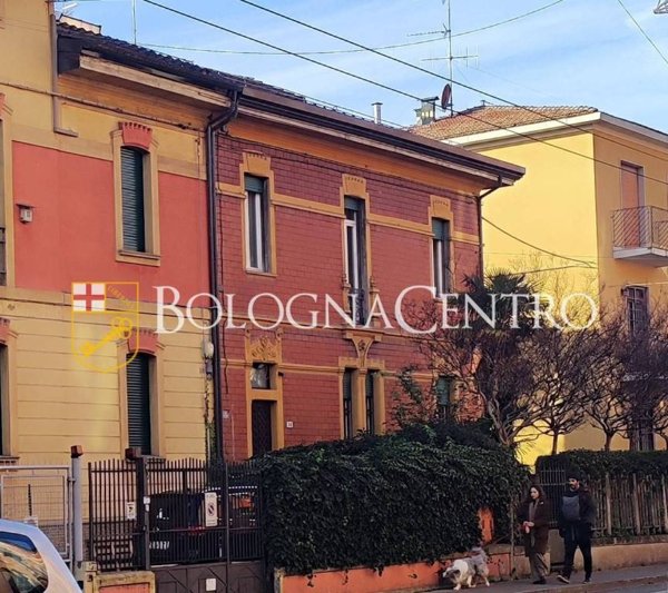 casa indipendente in vendita a Bologna in zona Andrea Costa