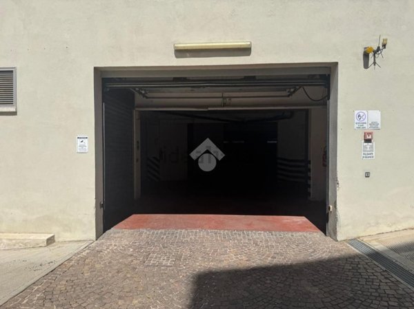 locale di sgombero in vendita a Bologna in zona San Donato