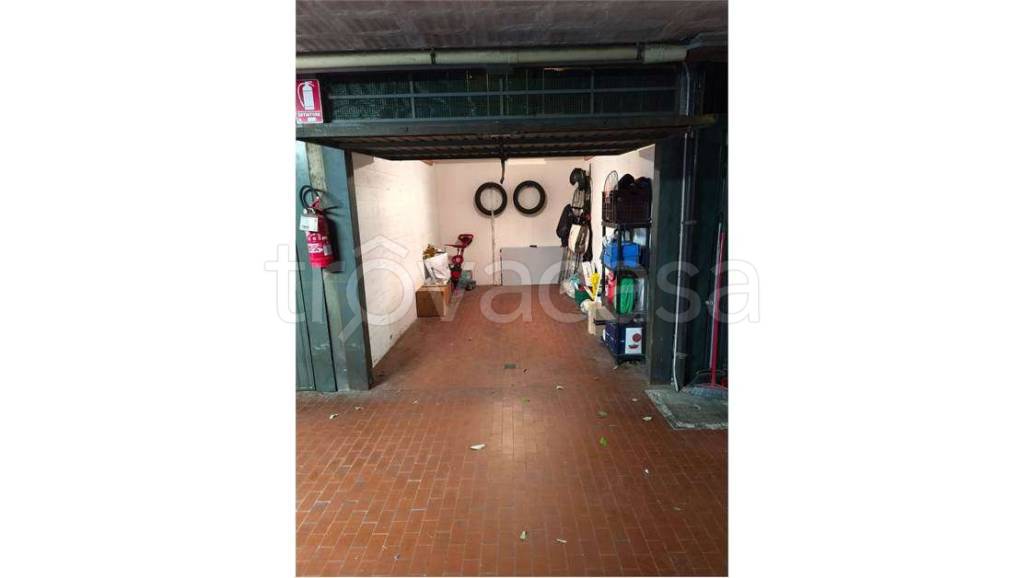 locale di sgombero in vendita a Bologna in zona Savena