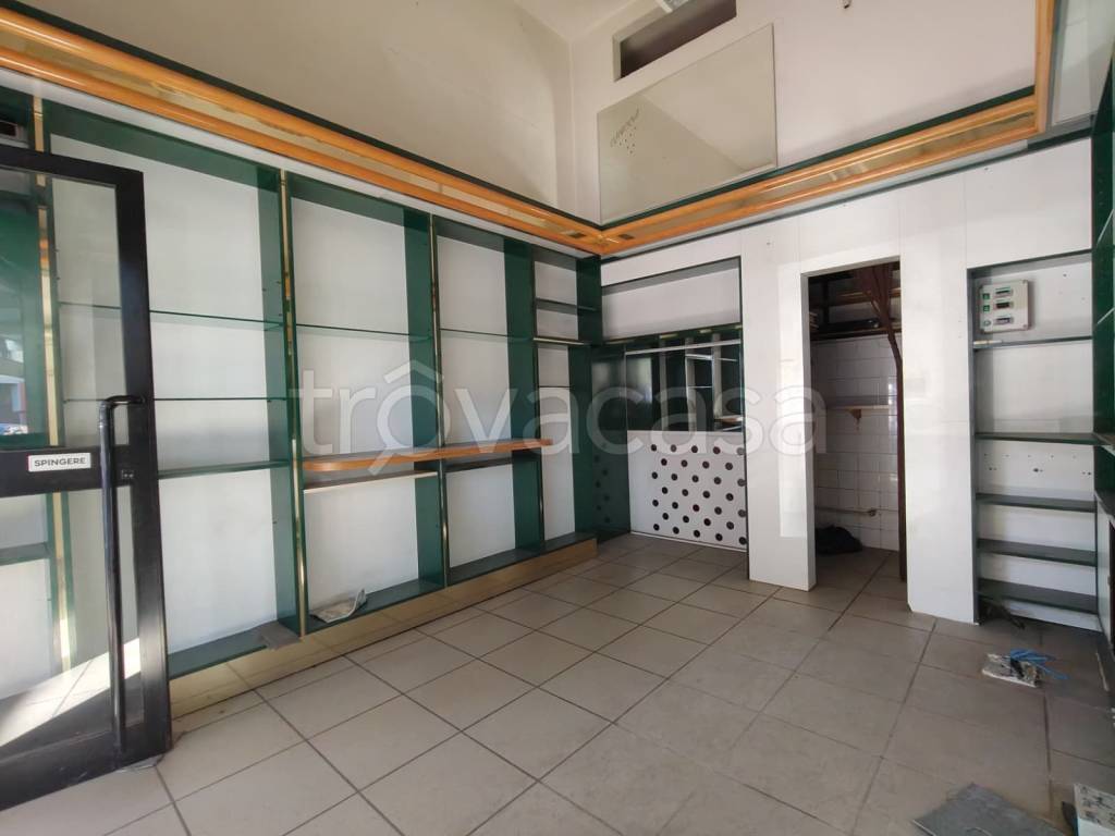 negozio in vendita a Bologna in zona San Vitale