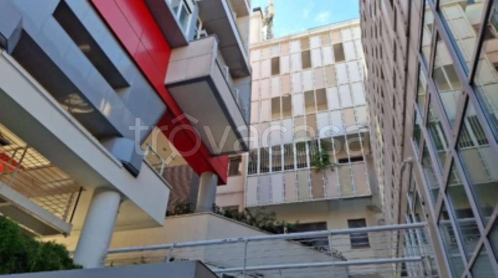 ufficio in vendita a Bologna in zona Bolognina