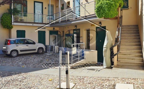 ufficio in vendita a Bologna in zona Savena