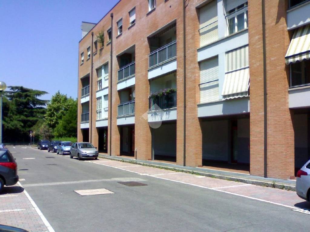 ufficio in vendita a Bologna in zona Corticella