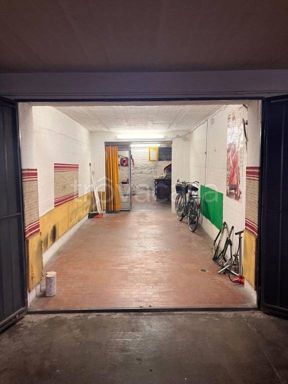 locale di sgombero in vendita a Bologna in zona Savena