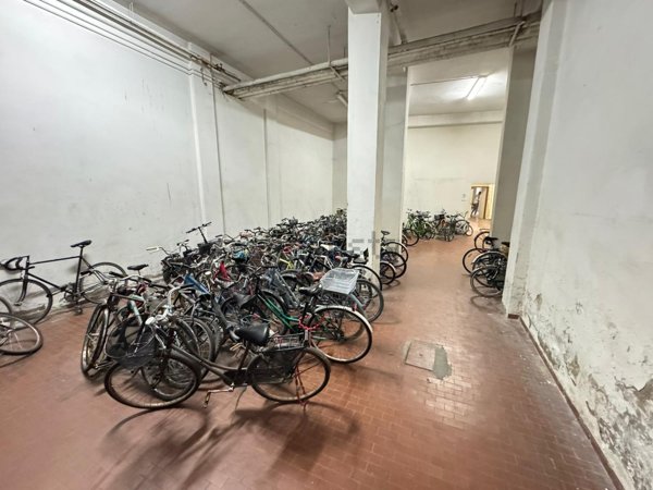 locale di sgombero in vendita a Bologna in zona Quartiere Porto