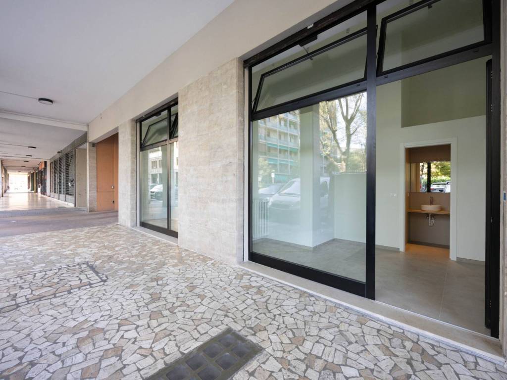 negozio in vendita a Bologna