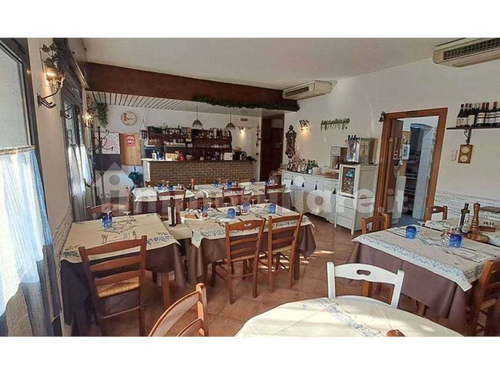 negozio in vendita a Bologna in zona Corticella