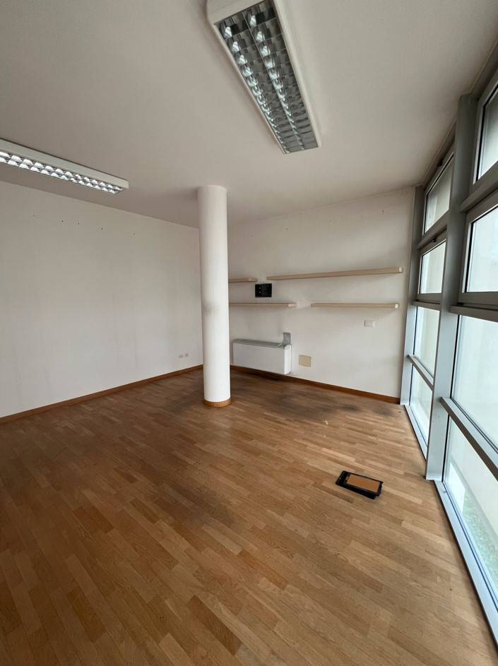 ufficio in vendita a Bologna in zona Borgo Panigale