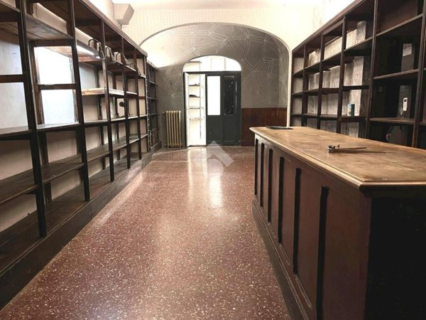 negozio in vendita a Bologna