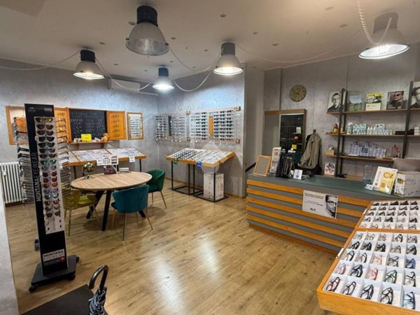 negozio in vendita a Bologna in zona Lame