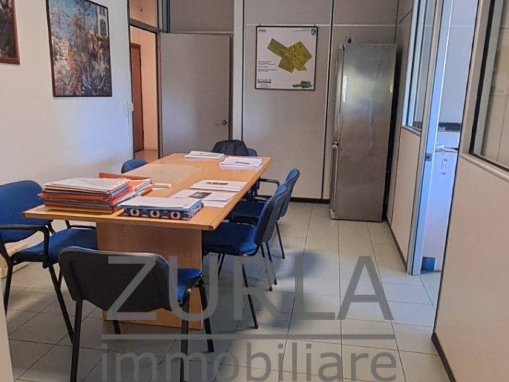 ufficio in vendita a Bologna in zona Aeroporto