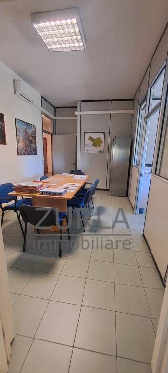 ufficio in vendita a Bologna in zona Aeroporto