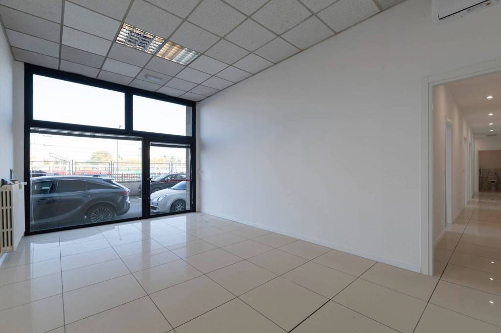 ufficio in vendita a Bologna in zona Bolognina