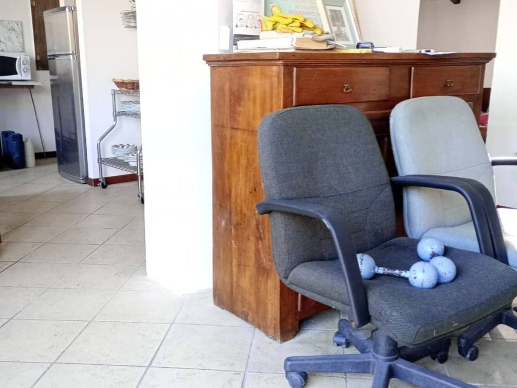 negozio in vendita a Bologna in zona Corticella