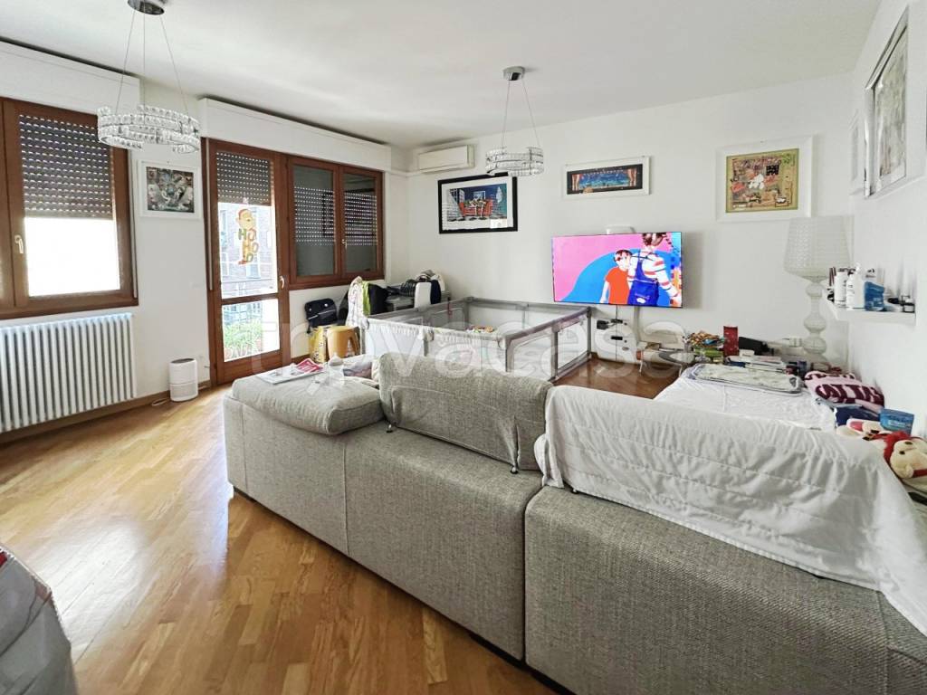 appartamento in vendita a Bologna in zona Quartiere Porto