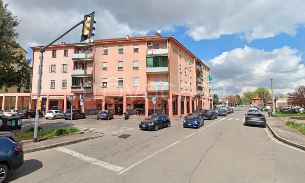 negozio in vendita a Bologna in zona San Vitale