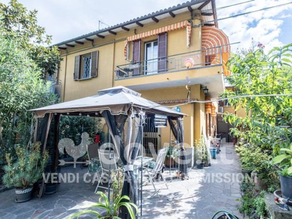 casa indipendente in vendita a Bologna in zona Quartiere Porto