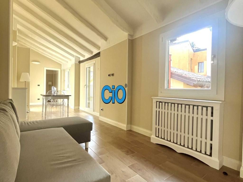 appartamento in vendita a Bologna in zona Santo Stefano