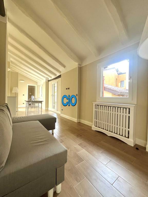 appartamento in vendita a Bologna in zona Santo Stefano