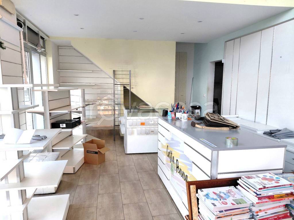 negozio in vendita a Bologna in zona San Donato