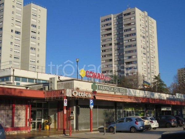 negozio in vendita a Bologna in zona Pilastro