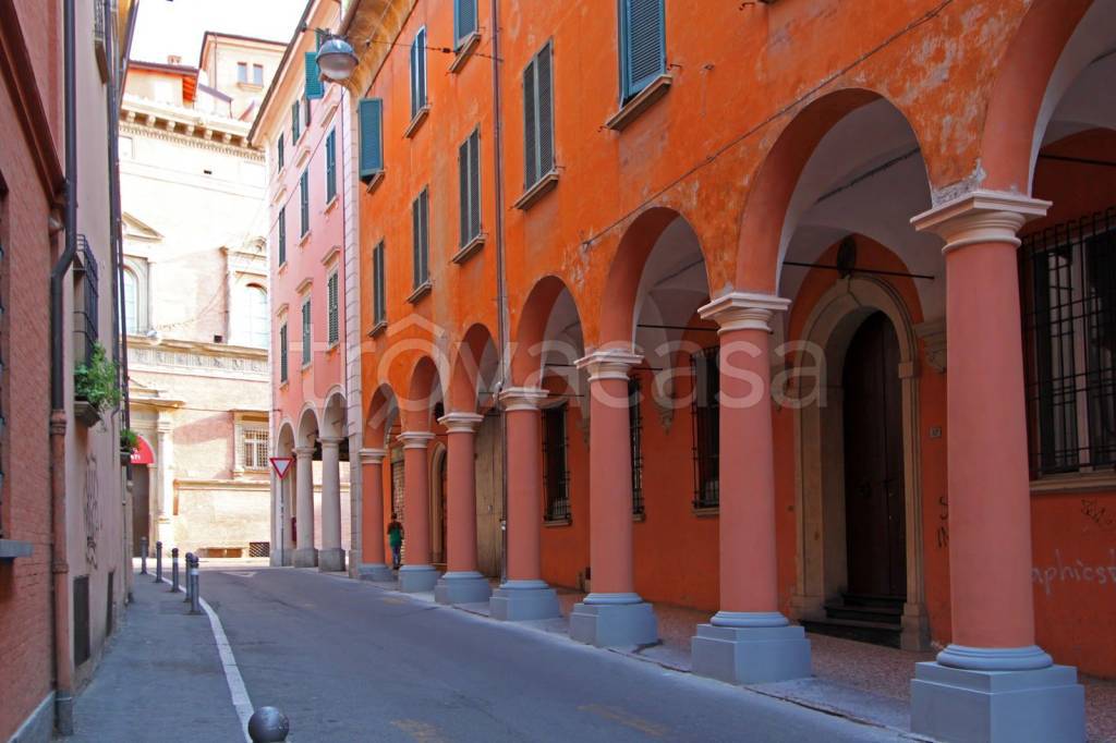 appartamento in vendita a Bologna in zona Saragozza