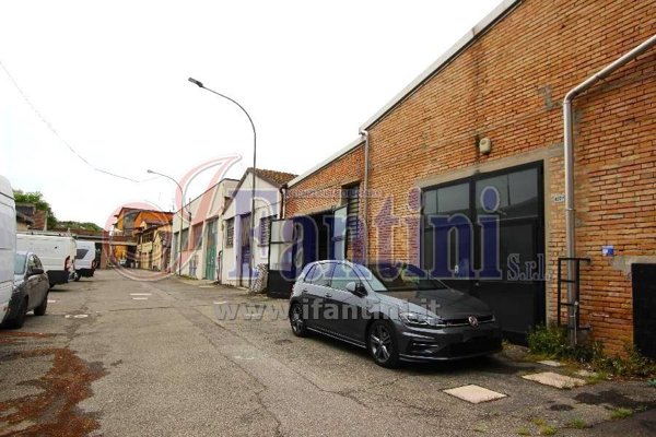 locale di sgombero in vendita a Bologna in zona Borgo Panigale