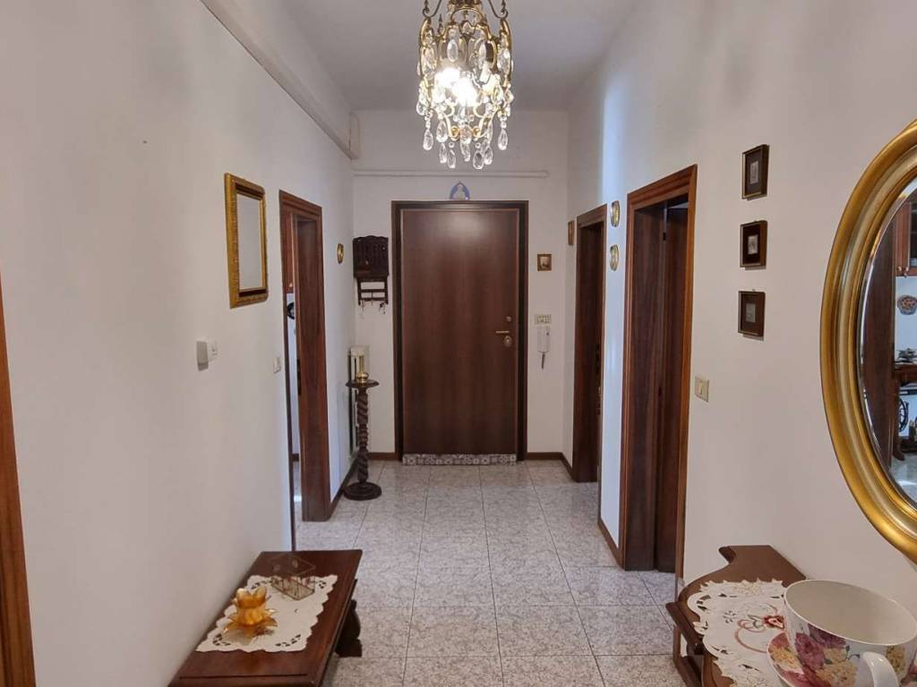 appartamento in vendita a Bologna in zona Quartiere Porto