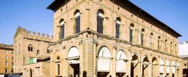 negozio in vendita a Bologna in zona Centro Storico