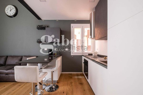 appartamento in vendita a Bologna in zona Santo Stefano