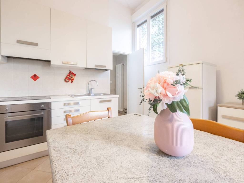 appartamento in vendita a Bologna in zona Saragozza