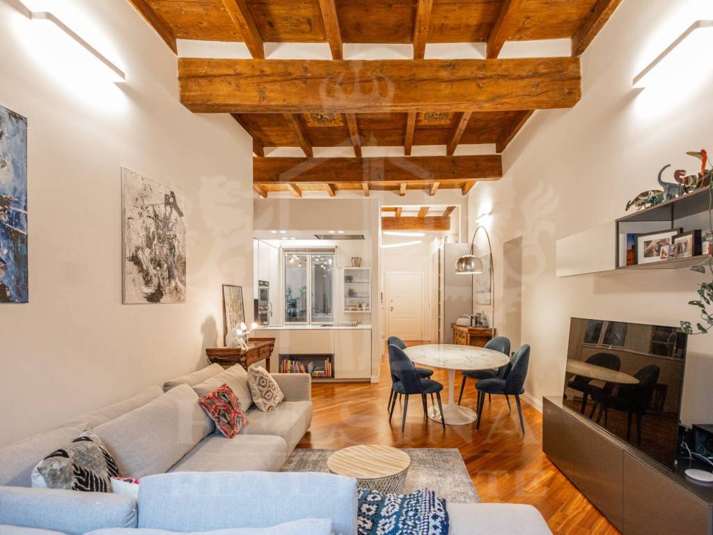 appartamento in vendita a Bologna in zona Santo Stefano