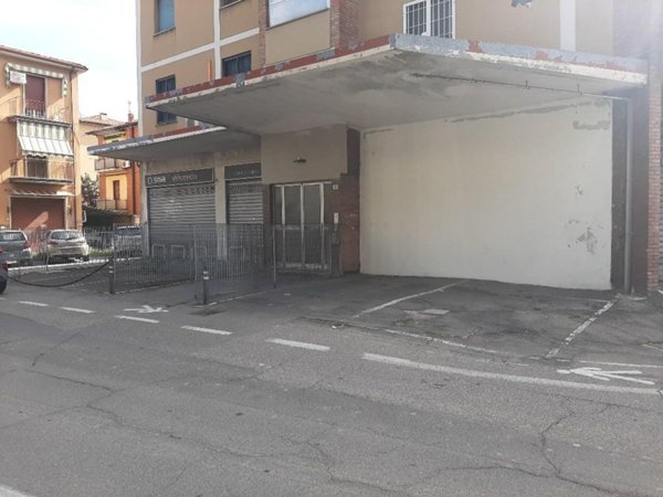 negozio in vendita a Bologna in zona Borgo Panigale