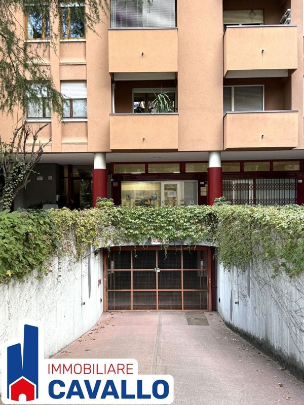 locale di sgombero in vendita a Bologna in zona San Vitale