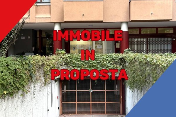 locale commerciale in vendita a Bologna in zona San Vitale