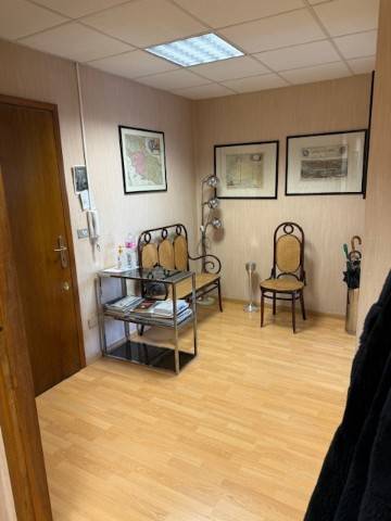 ufficio in vendita a Bologna in zona Quartiere Porto