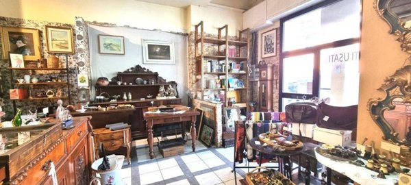 negozio in vendita a Bologna in zona Savena