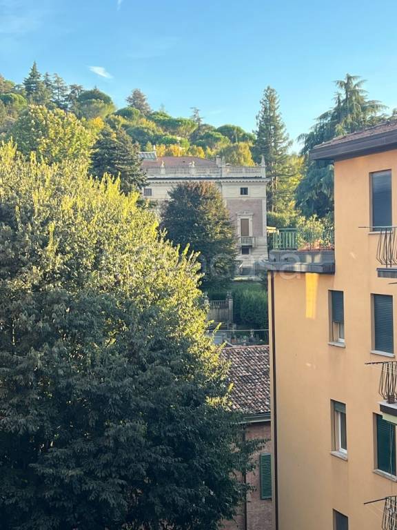 appartamento in vendita a Bologna in zona Saragozza
