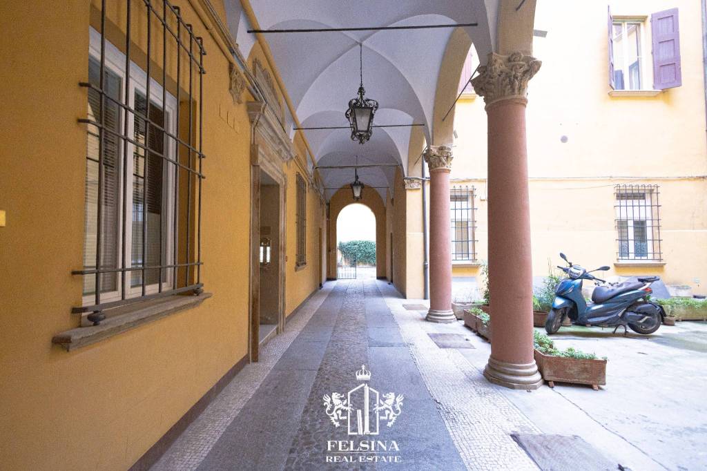 appartamento in vendita a Bologna in zona Centro Storico
