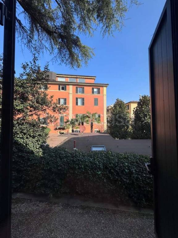 appartamento in vendita a Bologna in zona Santo Stefano
