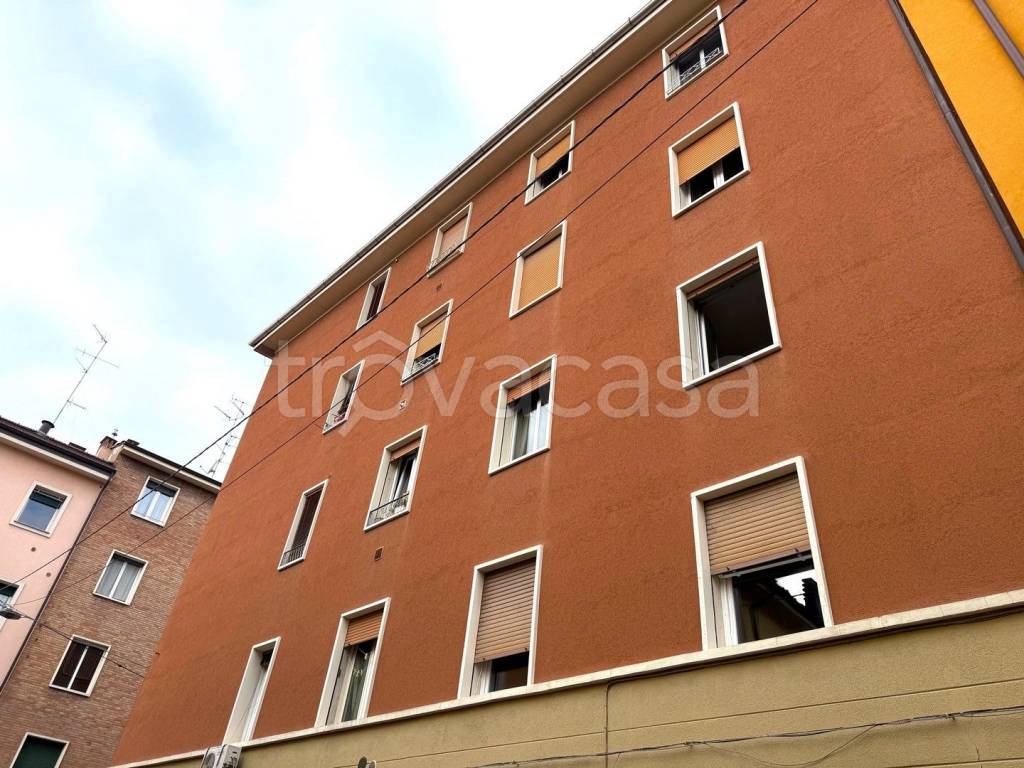 appartamento in vendita a Bologna in zona Andrea Costa