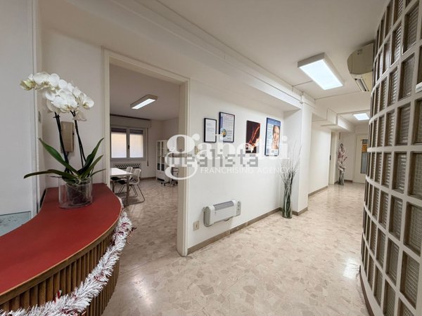 ufficio in vendita a Bologna in zona Centro Storico