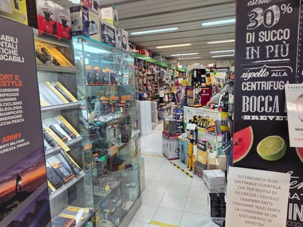 negozio in vendita a Bologna