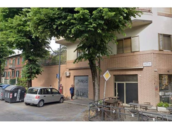 negozio in vendita a Bologna in zona San Vitale
