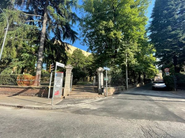 appartamento in vendita a Bologna in zona Saragozza