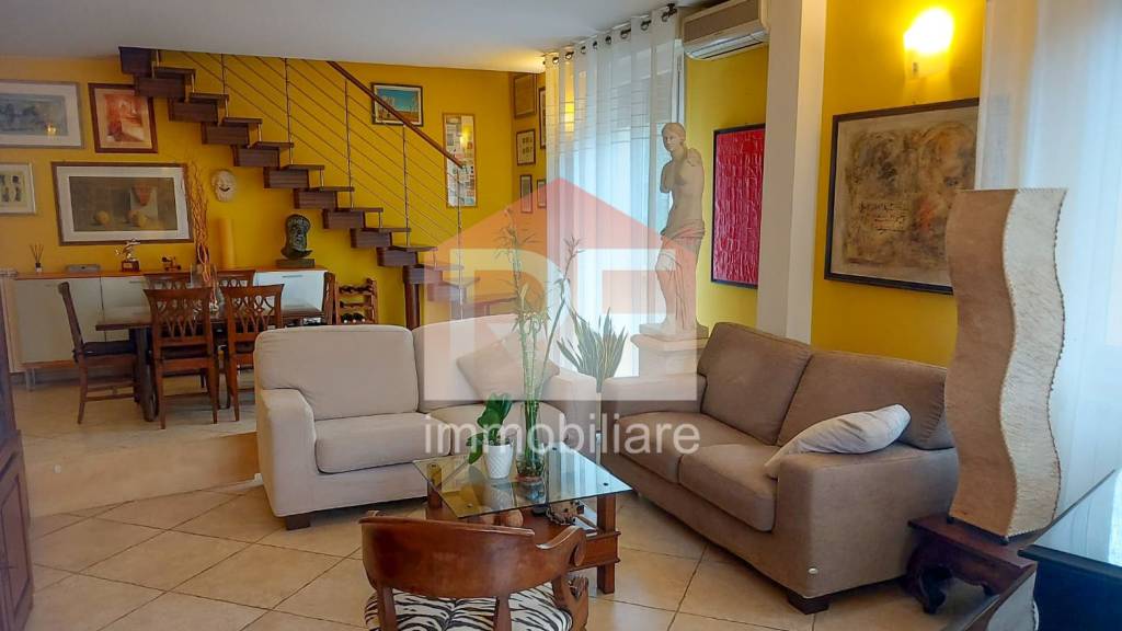 appartamento in vendita a Bologna in zona Santo Stefano